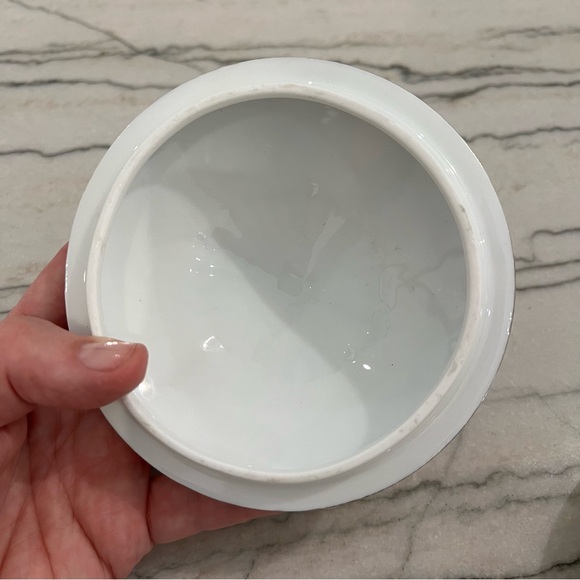 Vintage Porcelain Small Lidded Tureen with Handles - Picture 10 of 16